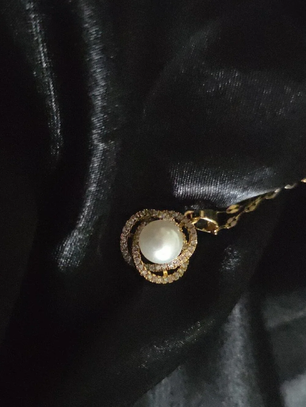 Gold Pearl Halo Pendant Necklace - Elegant Women’s Jewelry